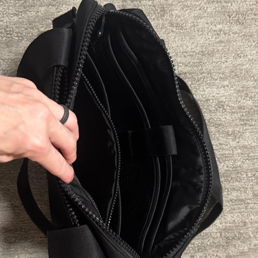 Dagne Dover Black Crossbody Laptop Bag